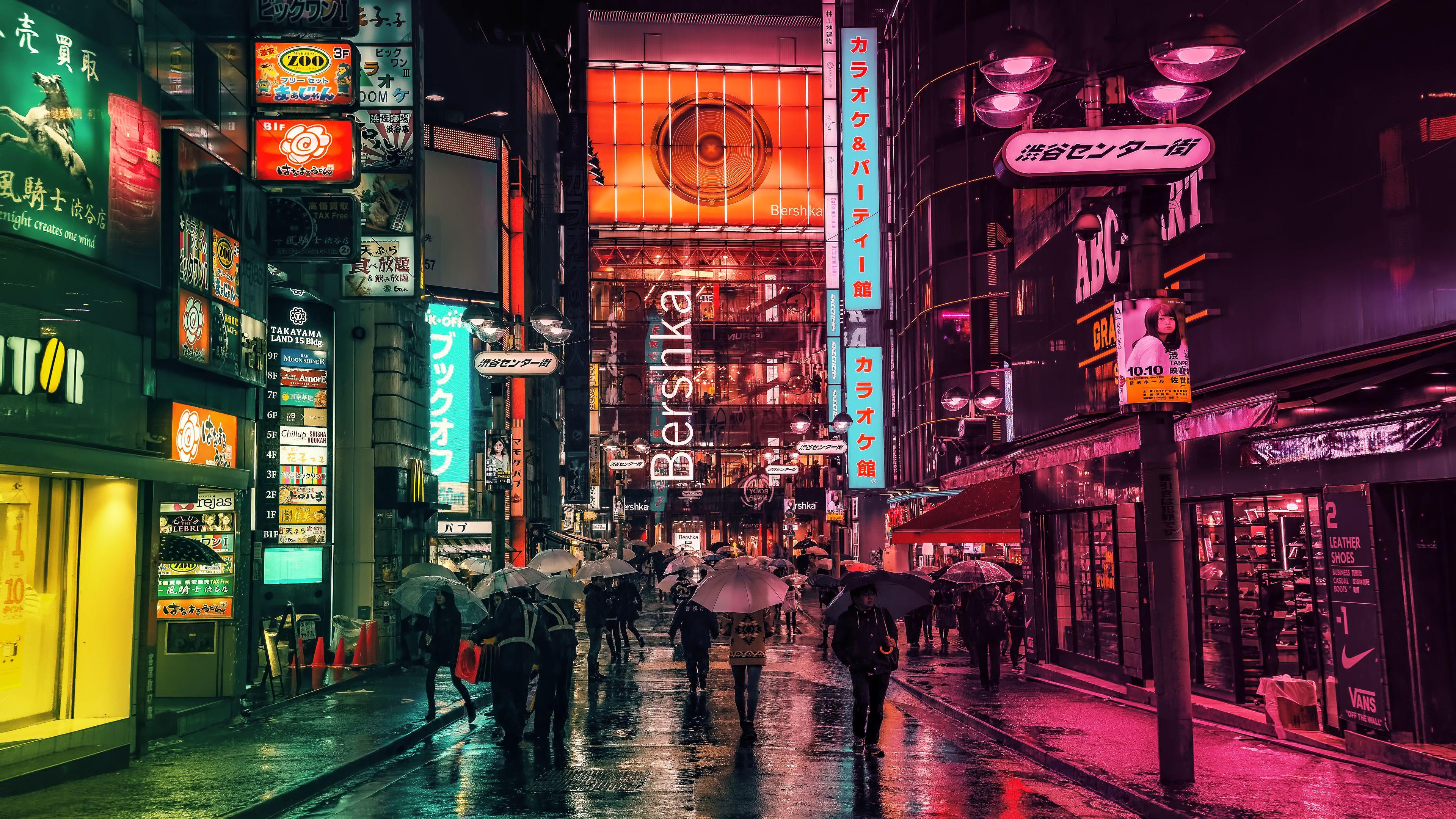 Respectful street photography that avoids intrusive close-up behavior